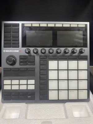 Native Instruments Maschine Plus
